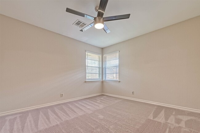 Building Photo - 9707 Kit St