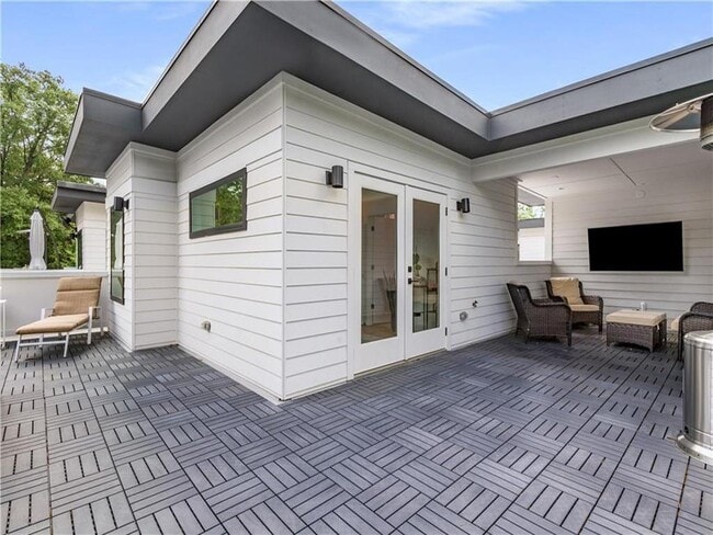 Building Photo - 520 Wabash Ave NE