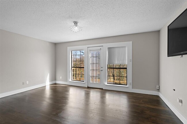 Building Photo - 1106 San Augustine Dr