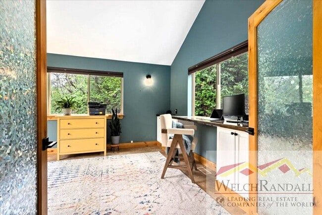 Building Photo - Stunning Emigration Canyon Home - Spacious...