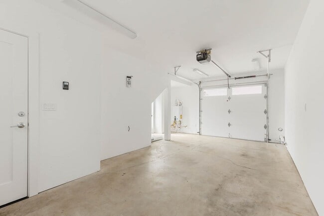 Building Photo - 718 N Allen Pl