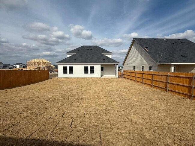 Building Photo - 4521 Bridal Veil Dr