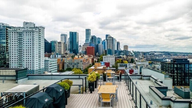 Building Photo - 2 bedroom in Seattle WA 98121