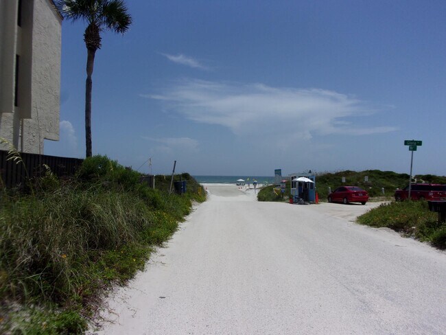Building Photo - 5650-5A1A A1A S