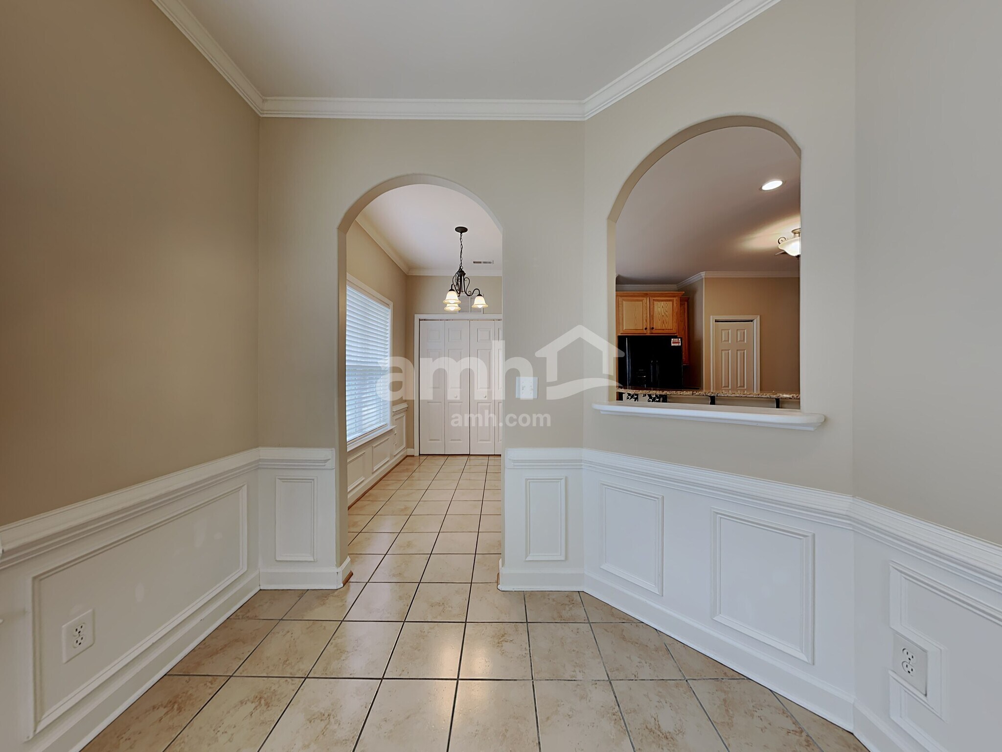 Building Photo - 405 Quick Silver Dr