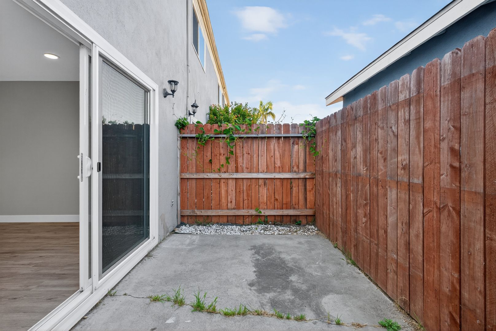 Building Photo - 13392 Magnolia St
