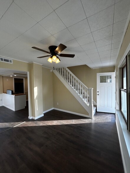 Building Photo - 444 Main St