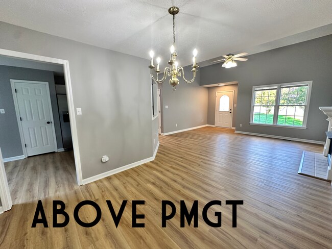 Building Photo - Beautifully renovated 3 bedroom home