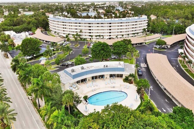 Building Photo - 1537 E Hillsboro Blvd