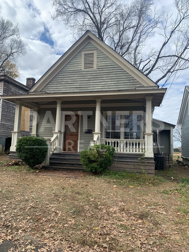 Building Photo - 121 Hanrick St