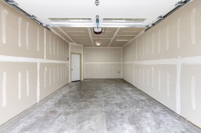 Building Photo - 1723 Whitetail Way