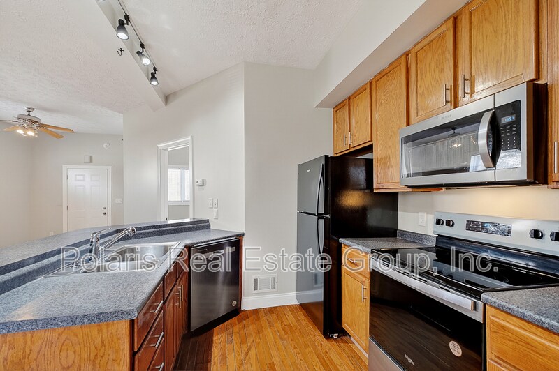 Building Photo - 145 E 14th St