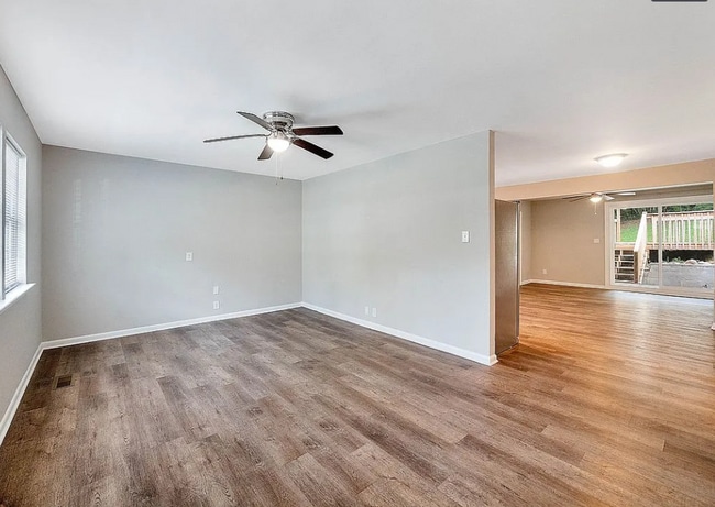 Building Photo - Sleepy Hollow- 3Bedroom 2Bathroom for rent