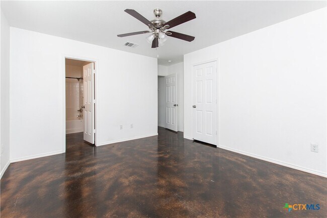 Building Photo - 223 N Mary Jo Dr