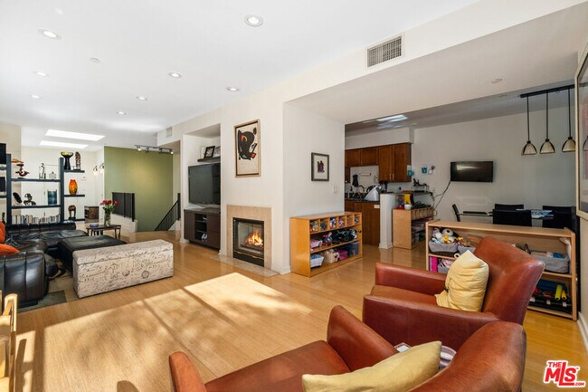 Building Photo - 2111 S Beverly Glen Blvd