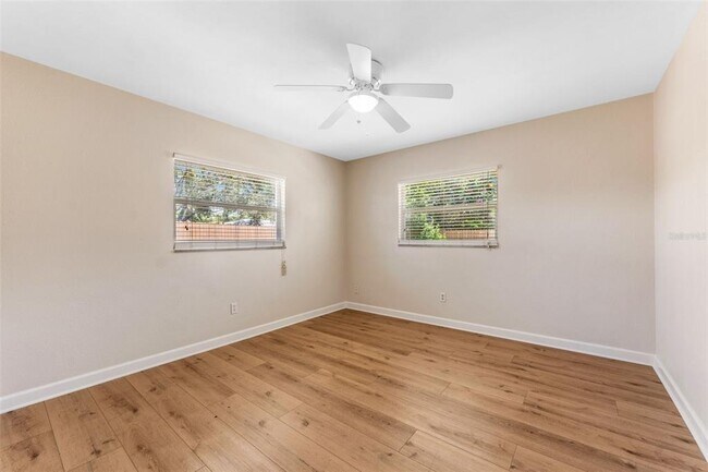 Building Photo - 1431 San Helen Dr