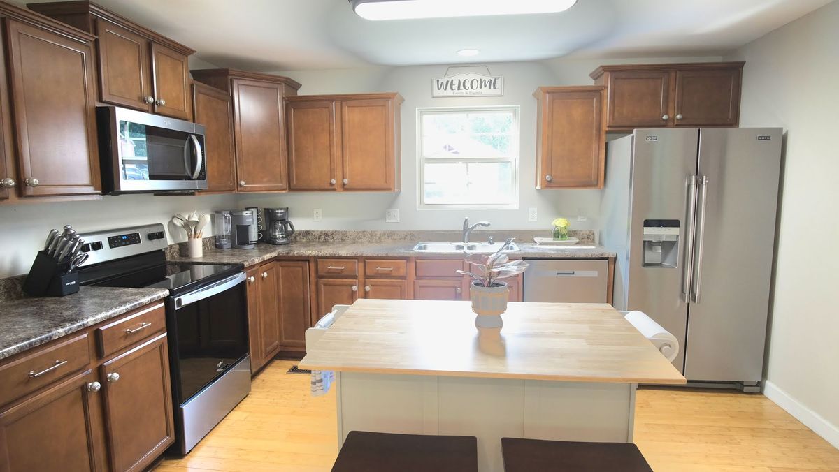 Building Photo - 283 Shiloh Ln