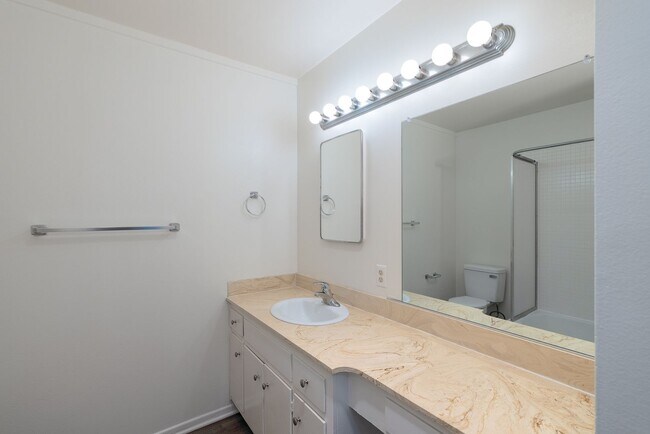 Building Photo - Charming 2BR Condo in Hueneme Bay 55+ Community with 2-Car Garage