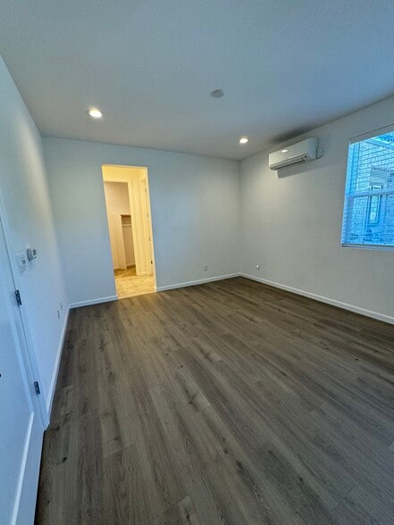 Building Photo - 5776 Sterling St