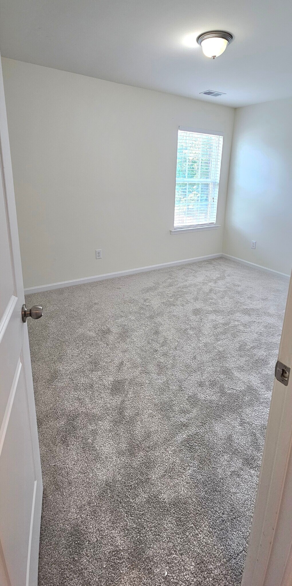 Building Photo - 401 Bear Tree Ct
