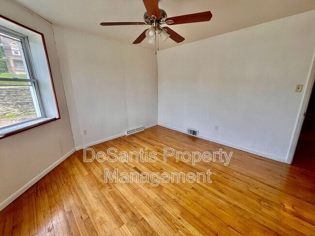 Building Photo - 212 N Highland Ave