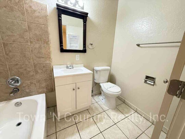 Building Photo - 250 E Romie Ln