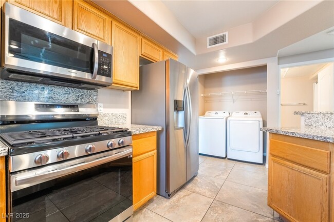 Building Photo - 3600 Pierida St