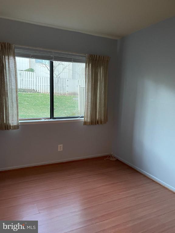Building Photo - 2615 Glengyle Dr