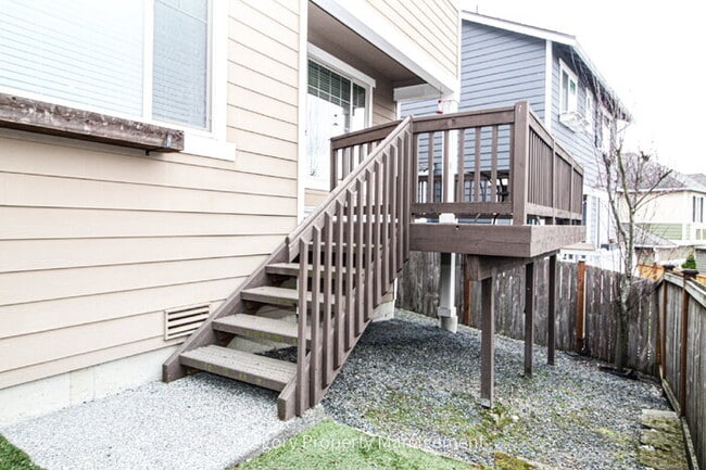 Building Photo - Newer Snohomish Home 3bed 3bath 1836sf 2 Car Garage with EV Charger A/C Equipped with a high-effi...