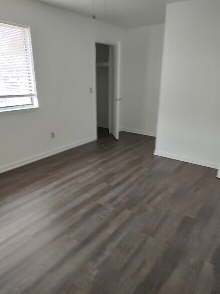 Building Photo - 5820 Butler Dr