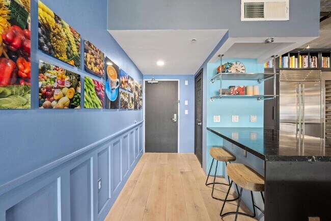 Building Photo - Chic Furnished Loft with Bay Views in the ...