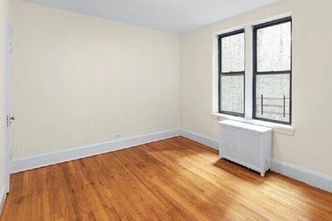 Building Photo - Charming UWS 2BR 1Bath