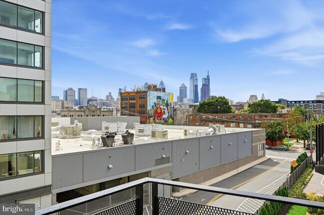 Building Photo - 602 N 5th St