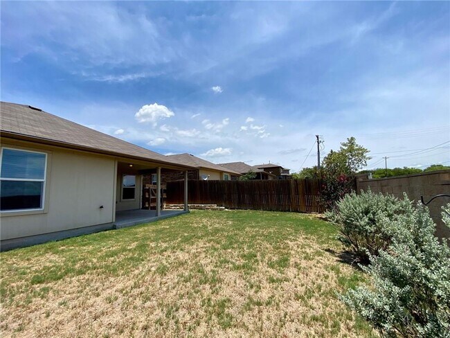Building Photo - 120 Chickadee Cove