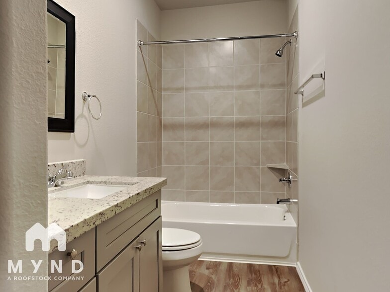 Building Photo - 413 E Avenue G