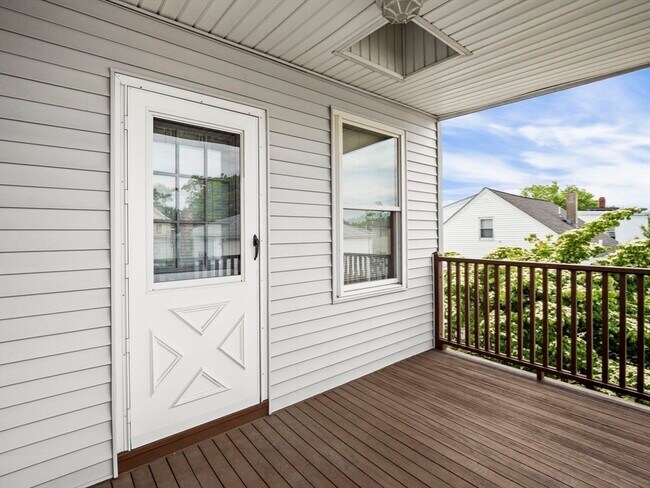 Building Photo - 69 Stowers St