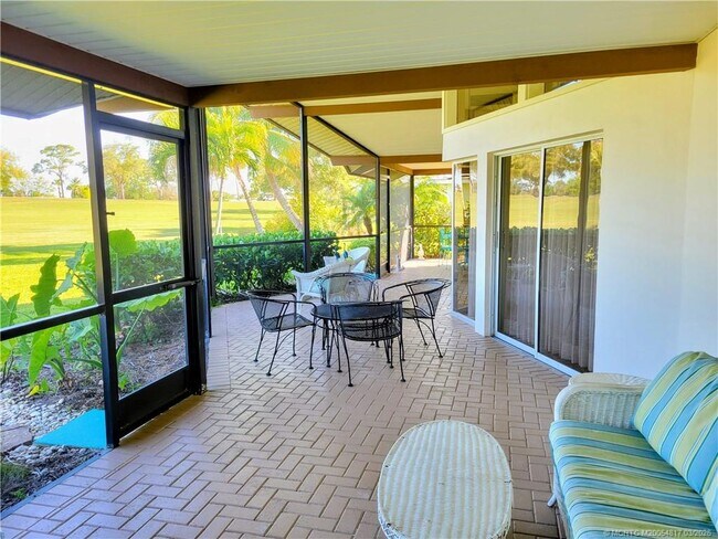 Building Photo - 3543 SE Fairway E