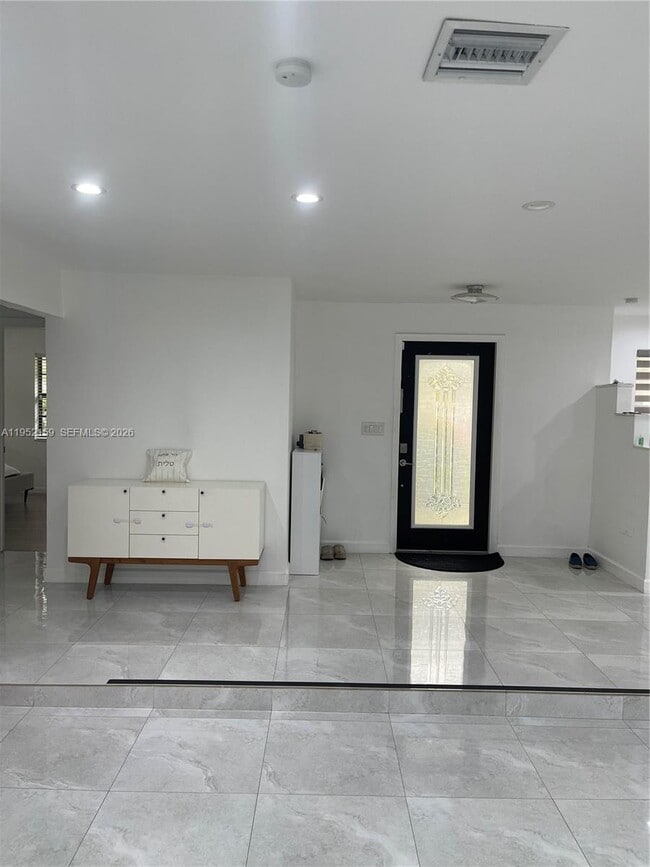 Building Photo - 10153 SW 51st St