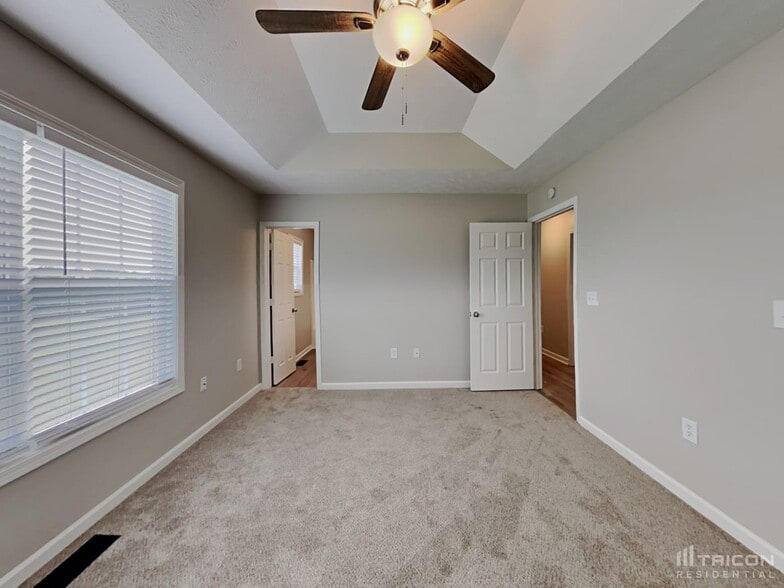 Building Photo - 282 Clara Bell Way