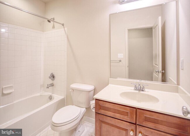 Building Photo - 13336 Redspire Dr