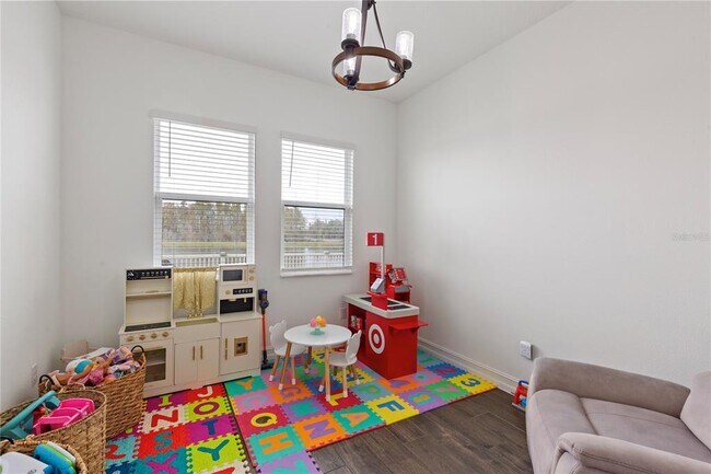 Building Photo - 8692 Little Bluestem Dr