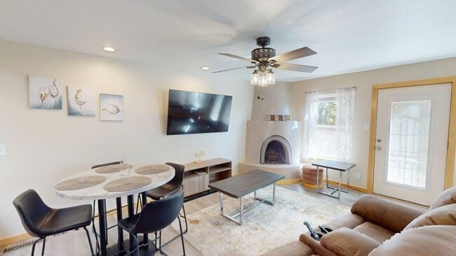 Building Photo - Vista Del Sur