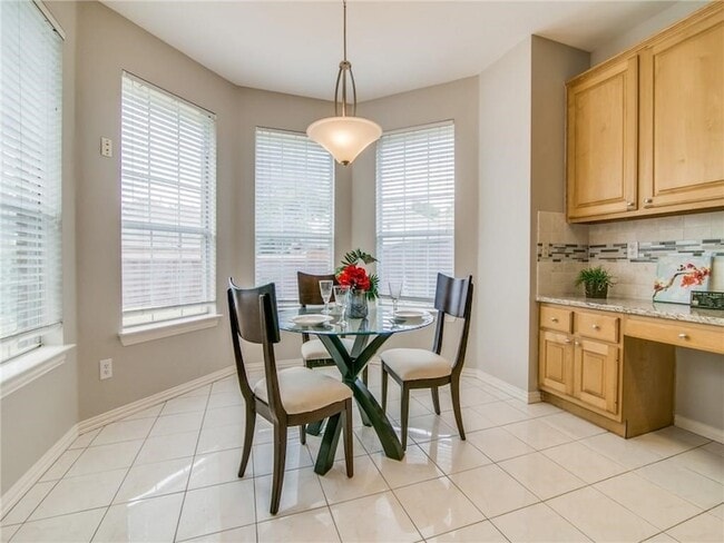 Building Photo - 4425 Cityview Dr