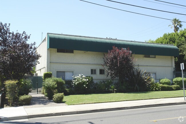 Building Photo - Shadow Terrace