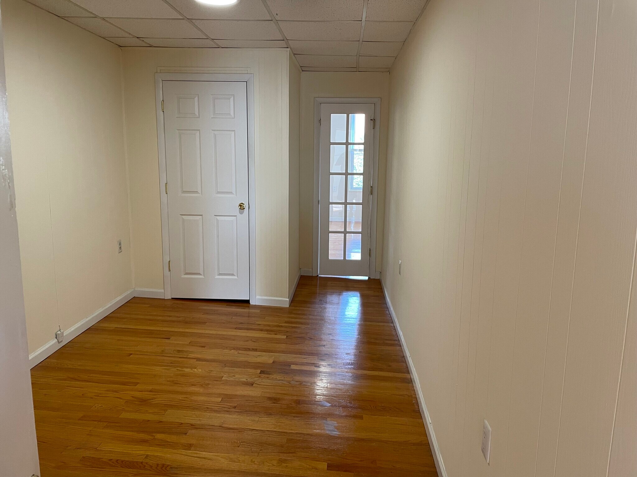 Building Photo - 475 Monmouth St
