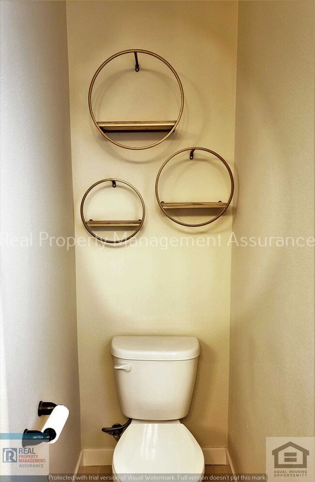 Building Photo - 28857 SW Geneva Loop