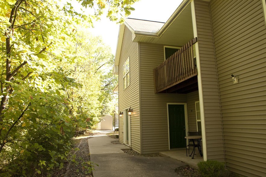 Hidden Oaks Apartments 3602 Kingston Dr N Peoria IL 61604 Apartment