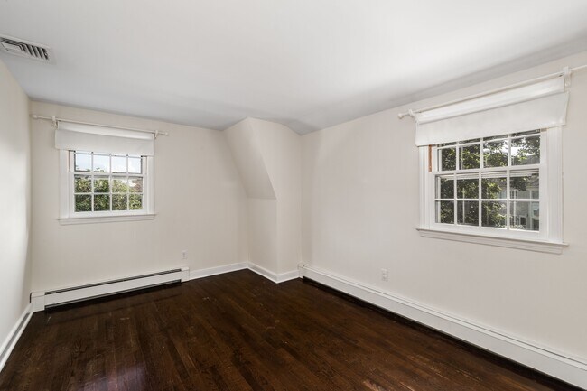 Building Photo - 14 Shoal Point Ln