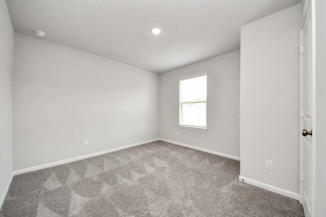 Building Photo - 16489 Moss Ln