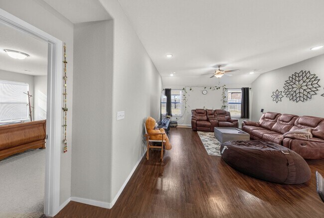 Building Photo - Charming home in Bentonville School District